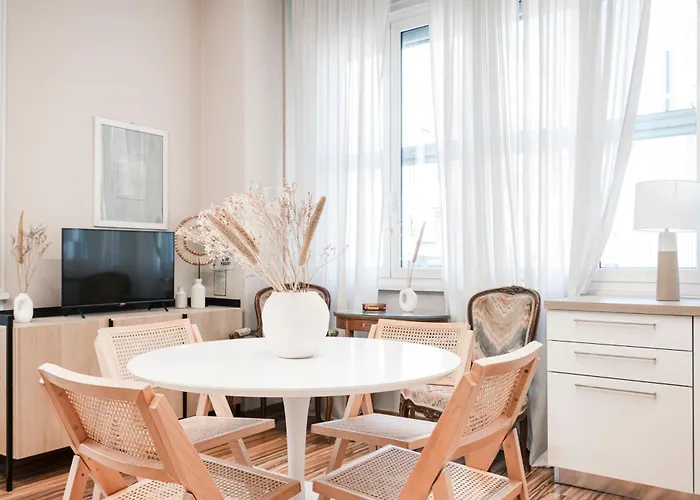 Easylife - Elegant Apartment 3 Mins From Duomo
